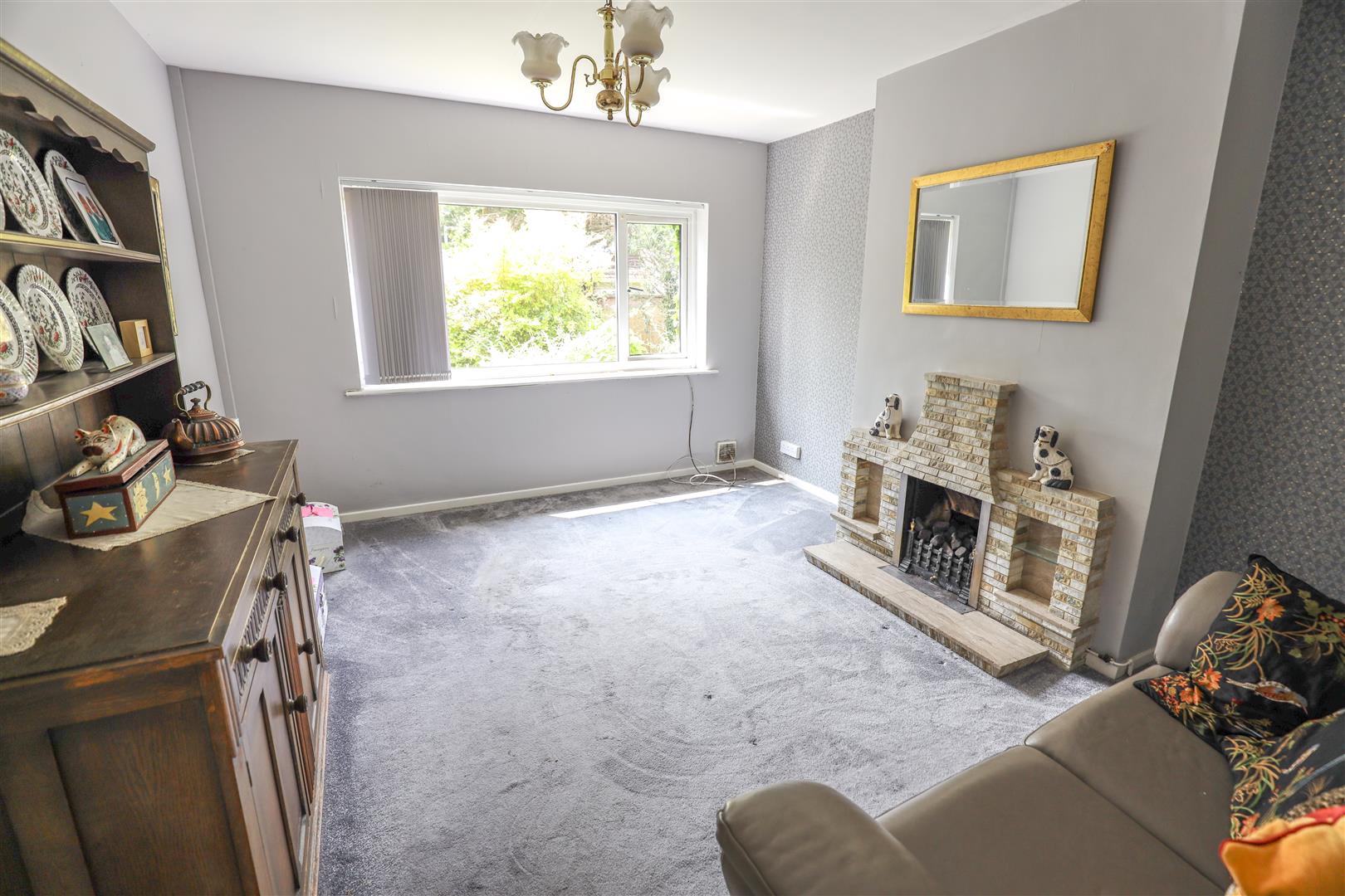 5 Wolfe Close, Cowbridge, Vale of Glamorgan, CF71 7AZ